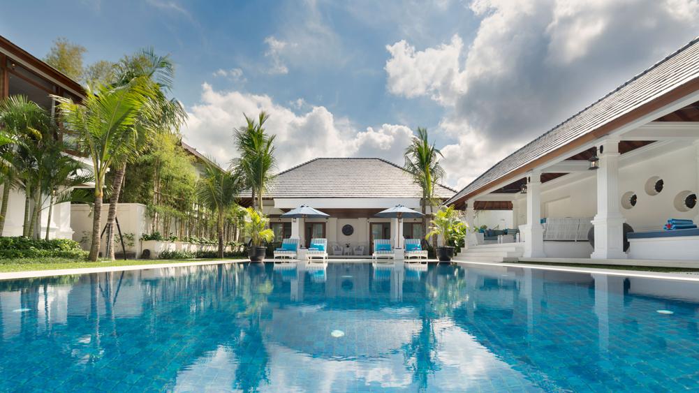Villa Windu Asri - Expansive swimming pool